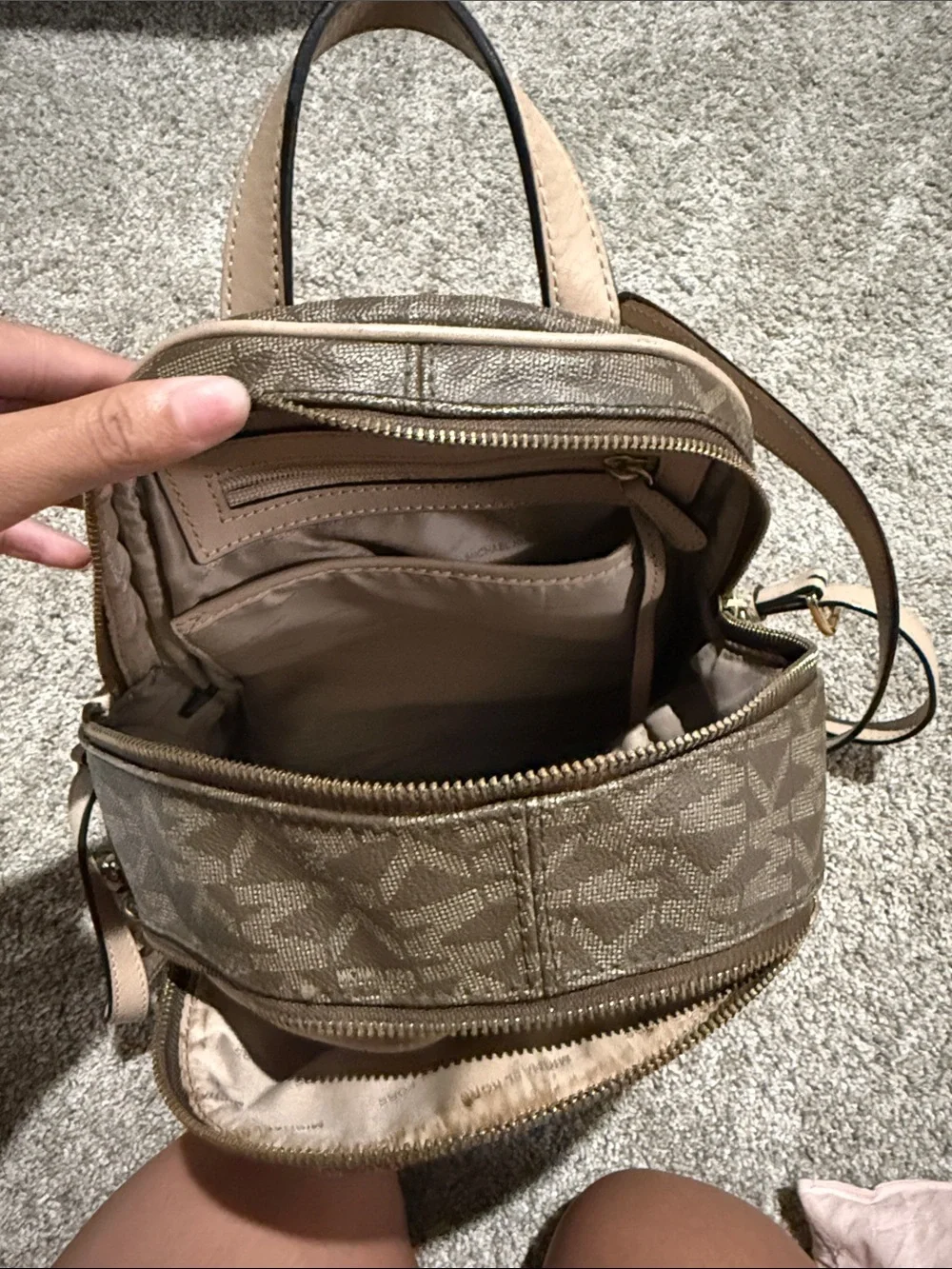 Michael Kors mk signature